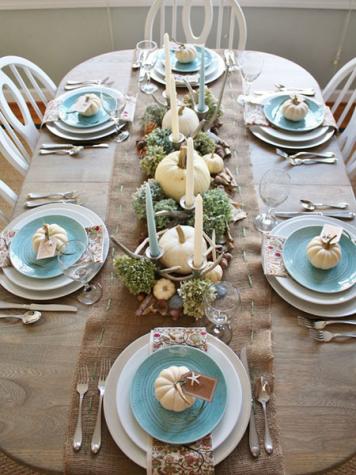 Set a beautiful Thanksgiving table this year!