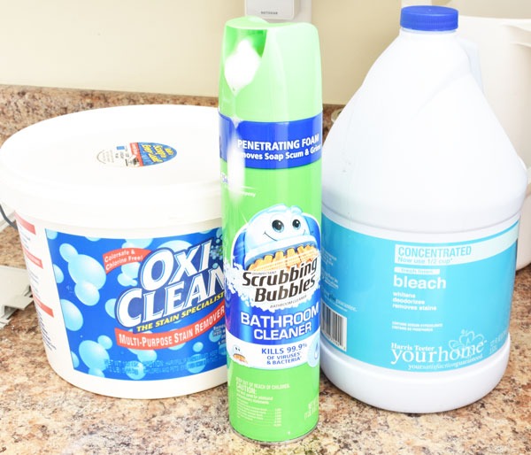 How to clean a front loading washer. Step-by-step tutorial will make you love your laundry room again!