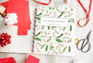 Free holiday planners put joy back into the season! Pages of printable lists and plans will help you stay organized.