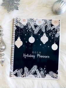 Free holiday planners put joy back into the season! Pages of printable lists and plans will help you stay organized.